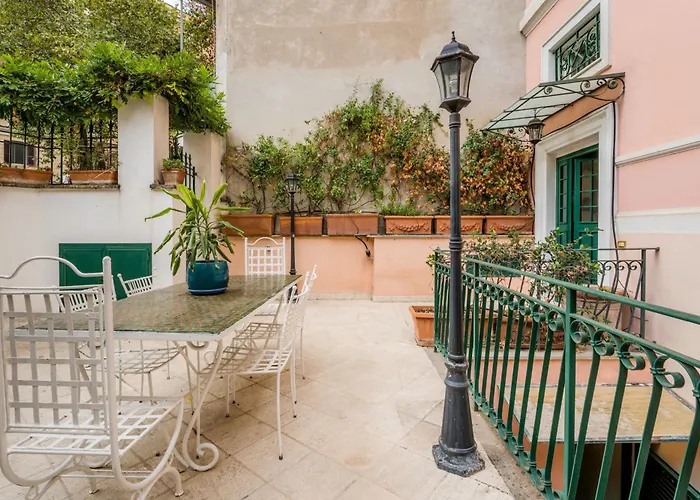 Appartement The British Corner, Cozy Loft With Garden 10 Min From Center