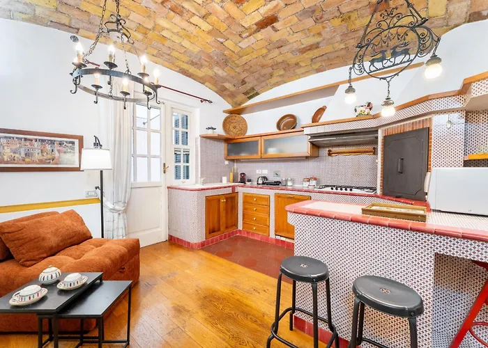 Appartement The British Corner, Cozy Loft With Garden 10 Min From Center *