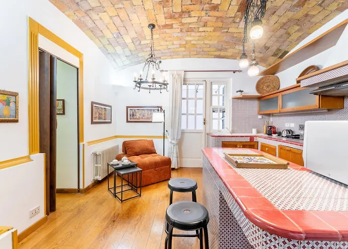Appartement The British Corner, Cozy Loft With Garden 10 Min From Center
